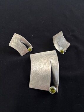 Sterling Silver & Peridot Modernist Jewelry Set - Green Stones